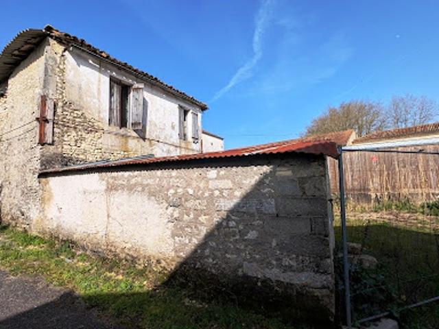 Vente Maison 2 pièces 180 m2 Chadenac