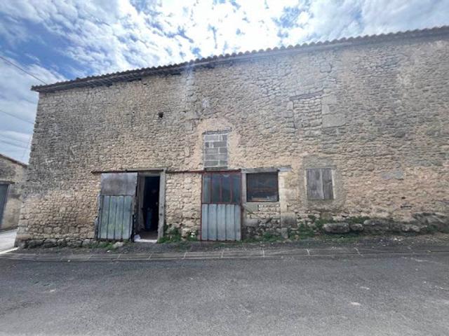 Vente Maison 2 pièces 450 m2 Saint Genis d'Hiersac