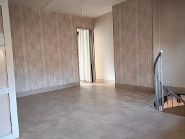 Vente Maison 2 pièces 68 m2 Peyrilhac