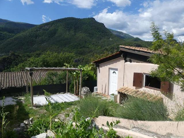 Vente Maison 2 pièces 69 m2 Roquesteron