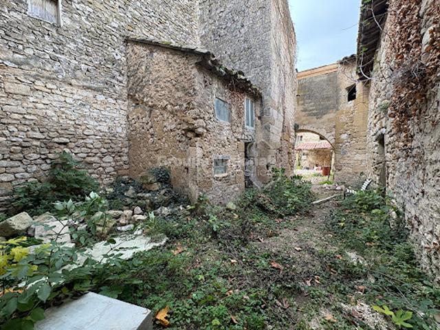 Vente Maison 30 pièces 930 m2 Robion