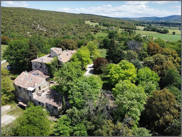 Vente Maison 32 pièces 800 m2 Céreste