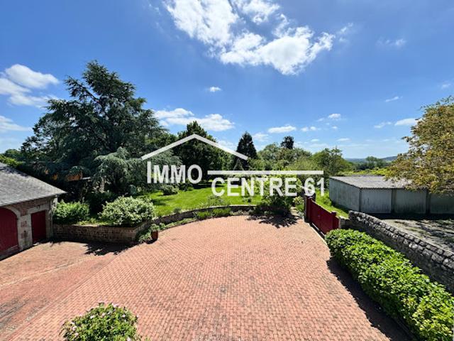 Vente Maison 34 pièces 540 m2 Carrouges