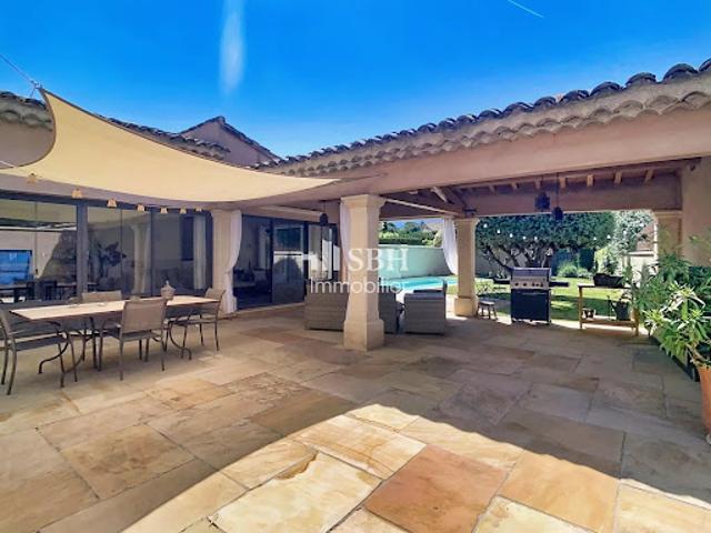 Vente Maison 7 pièces 195 m2 Maubec