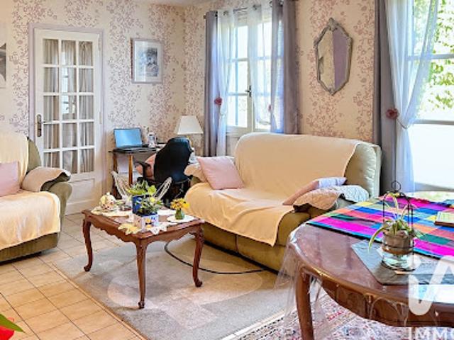 Vente Maison 7 pièces 113 m2 Saint Germain de Lusignan