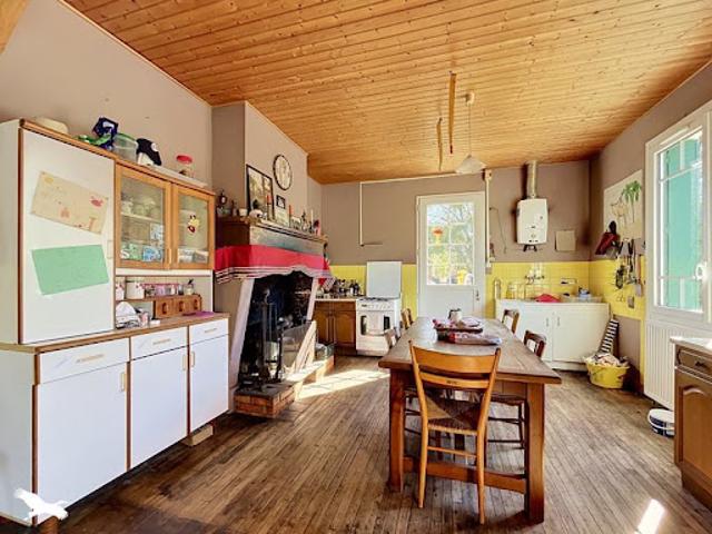 Vente Maison 7 pièces 127 m2 Saint Etienne de Puycorbier
