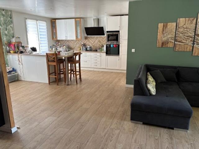 Vente Maison 7 pièces 128 m2 Le Plessis Belleville