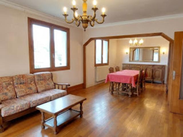 Vente Maison 7 pièces 120 m2 Cour et Buis