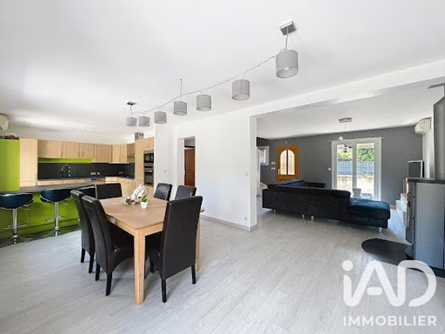 Vente Maison 7 pièces 120 m2 Les Chapelles Bourbon