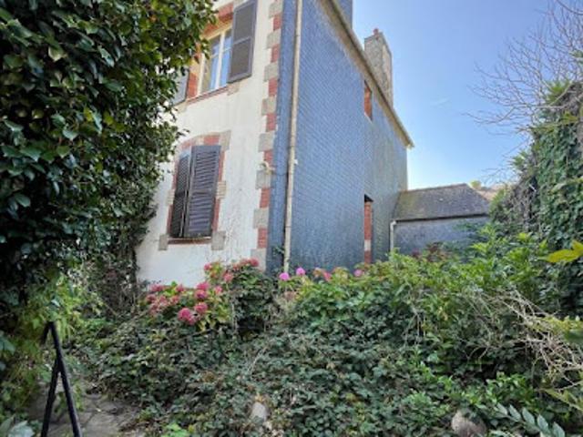 Vente Maison 7 pièces 134.8 m2 Carhaix Plouguer