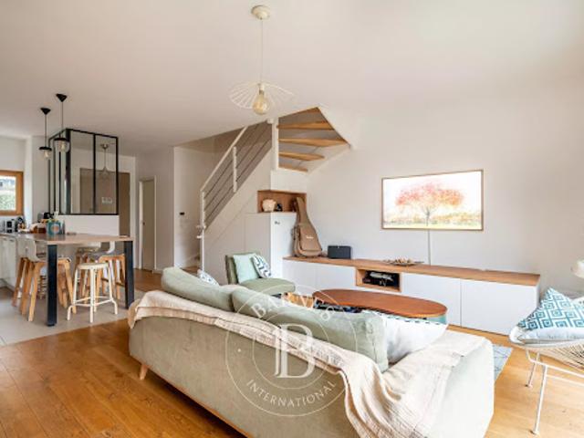 Vente Maison 7 pièces 135 m2 Courbevoie