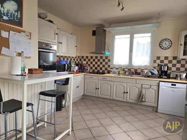 Vente Maison 7 pièces 136 m2 Saint Jean Brévelay