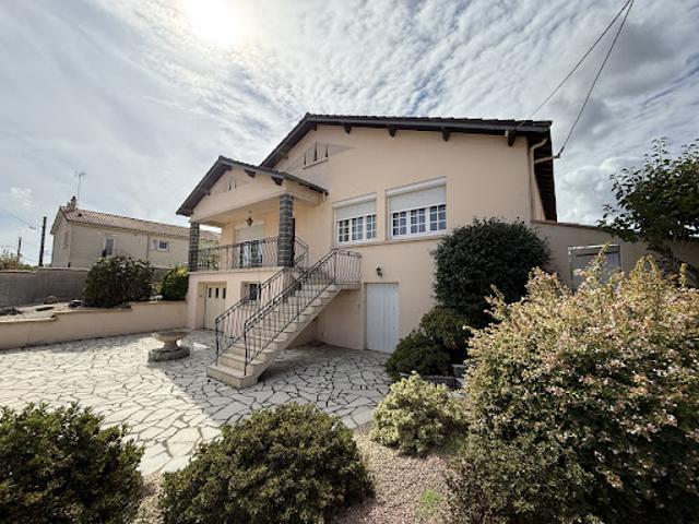 Vente Maison 7 pièces 138 m2 Saint Pierre des Echaubrognes