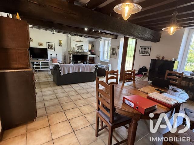 Vente Maison 7 pièces 139 m2 Saint Sauveur en Puisaye