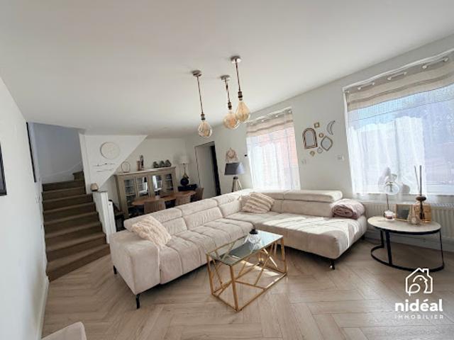 Vente Maison 7 pièces 121 m2 Maresches