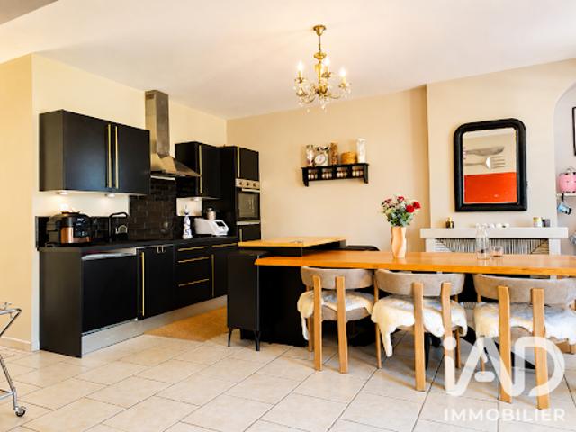 Vente Maison 7 pièces 130 m2 Saint germain des pres