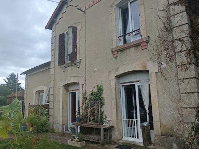 Vente Maison 7 pièces 144 m2 Charenton du Cher