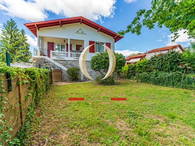 Vente Maison 7 pièces 145 m2 Cambo les Bains