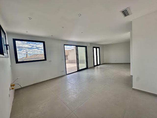 Vente Maison 7 pièces 146 m2 Laudun l'Ardoise
