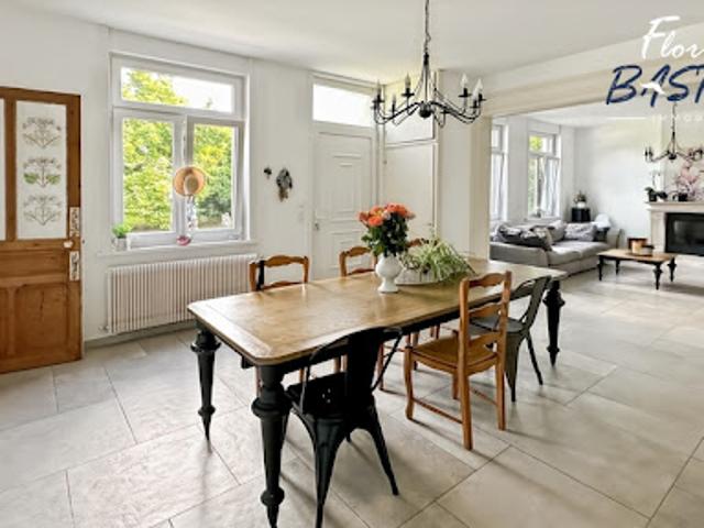 Vente Maison 7 pièces 146 m2 Vicq