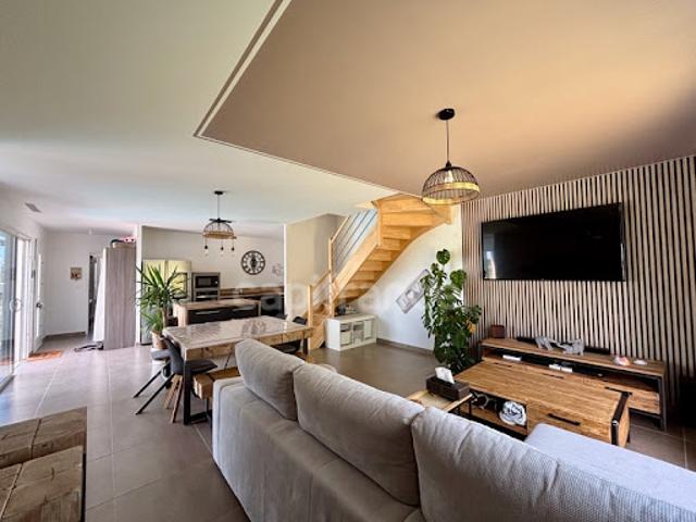 Vente Maison 7 pièces 147 m2 Vergèze