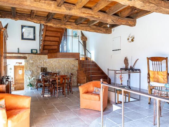 Vente Maison 7 pièces 149 m2 Saint germain des pres