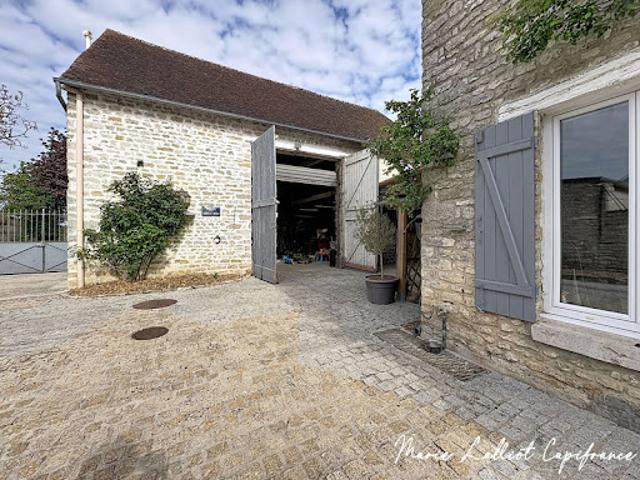 Vente Maison 7 pièces 151 m2 Yèvre la Ville