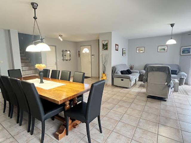 Vente Maison 7 pièces 149.78 m2 Saint Clair du Rhône