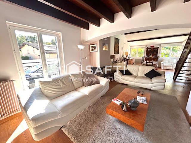 Vente Maison 7 pièces 140 m2 Arsac