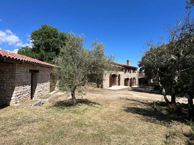 Vente Maison 7 pièces 140 m2 Barjac