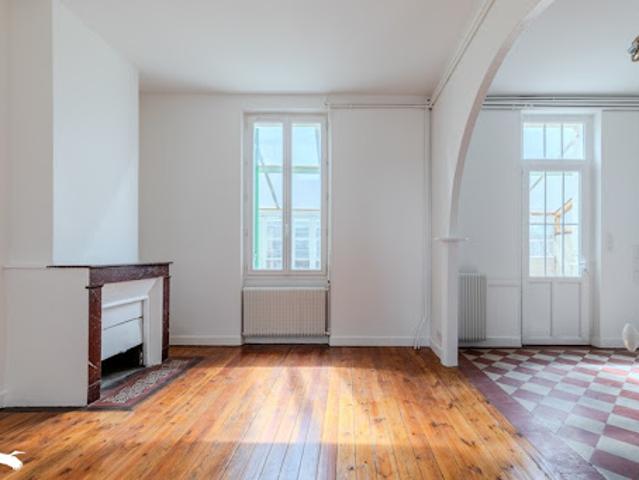 Vente Maison 7 pièces 140 m2 Coutras