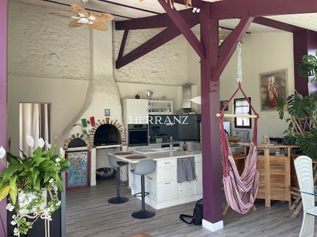 Vente Maison 7 pièces 140 m2 Saint Emilion