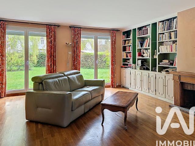 Vente Maison 7 pièces 140 m2 Le Mesnil Saint Denis