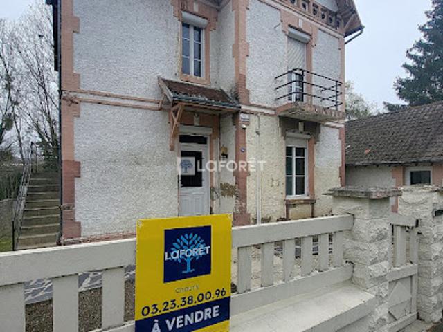 Vente Maison 7 pièces 141 m2 Charmes