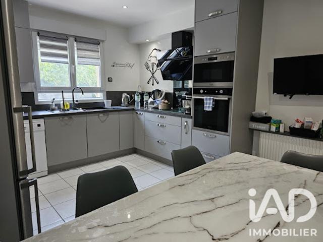 Vente Maison 7 pièces 141 m2 Guichainville