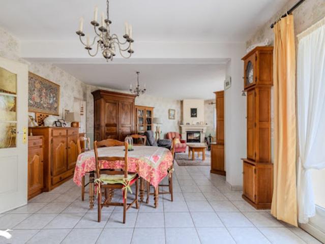Vente Maison 7 pièces 142 m2 Coutras
