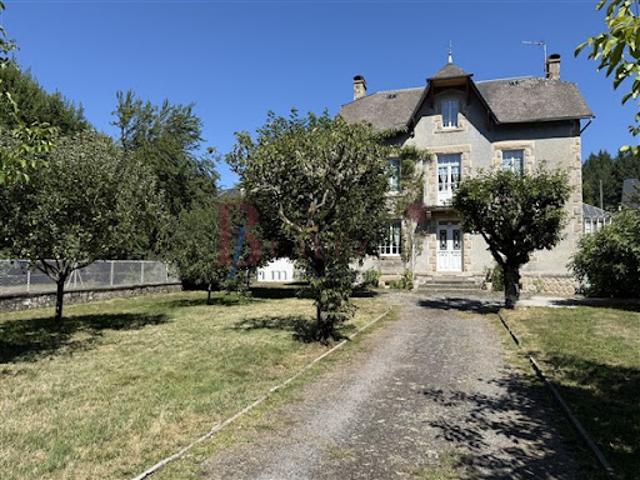 Vente Maison 7 pièces 142.5 m2 Meymac
