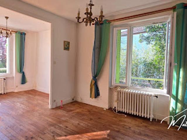 Vente Maison 7 pièces 143 m2 Issoire