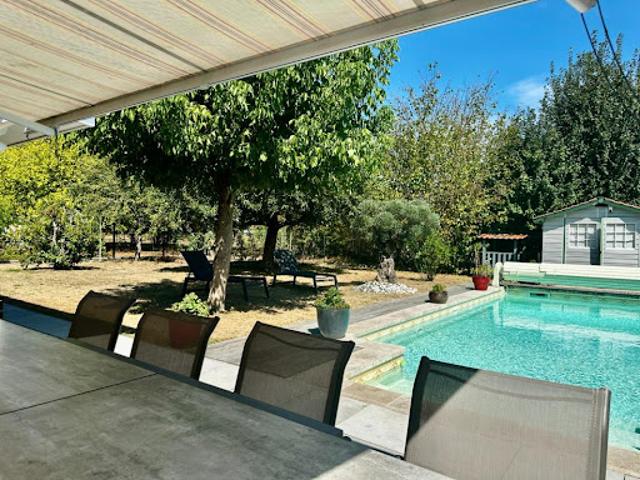 Vente Maison 7 pièces 143 m2 Saint Caprais de Bordeaux