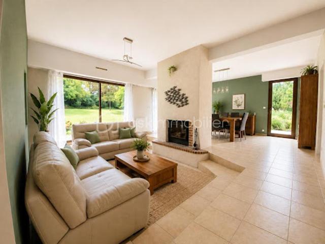 Vente Maison 7 pièces 143 m2 Saint Georges Buttavent