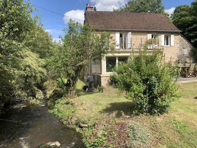 Vente Maison 7 pièces 155 m2 Saint Agnant de Versillat