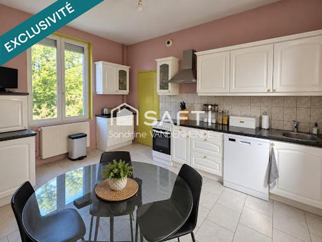 Vente Maison 7 pièces 156 m2 Brunehamel