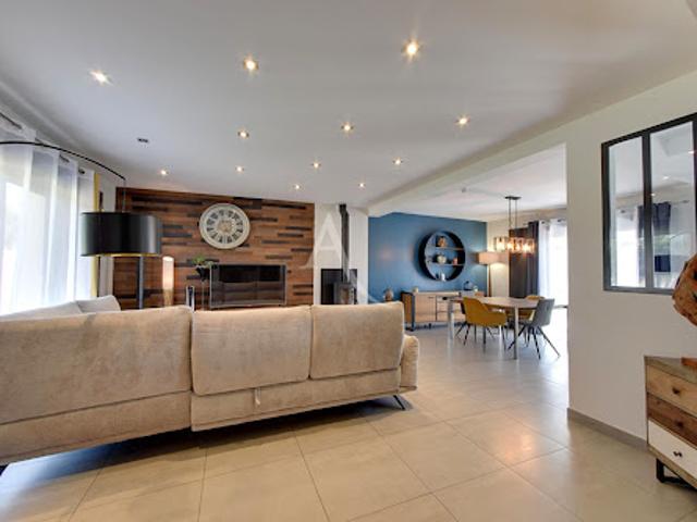 Vente Maison 7 pièces 156 m2 Chevry Cossigny