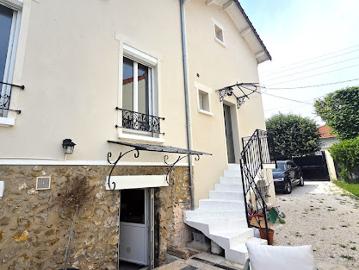 Vente Maison 7 pièces 156 m2 Houilles