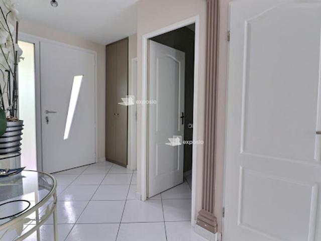 Vente Maison 7 pièces 156 m2 Savigny le Temple