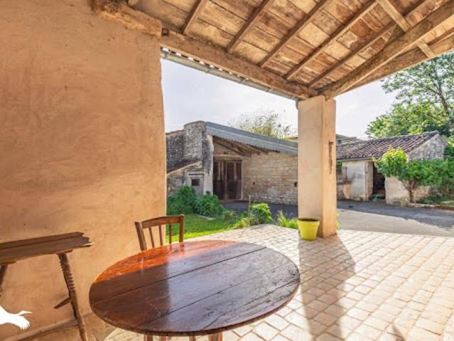 Vente Maison 7 pièces 275 m2 Romegoux