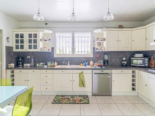 Vente Maison 7 pièces 155 m2 Blanquefort