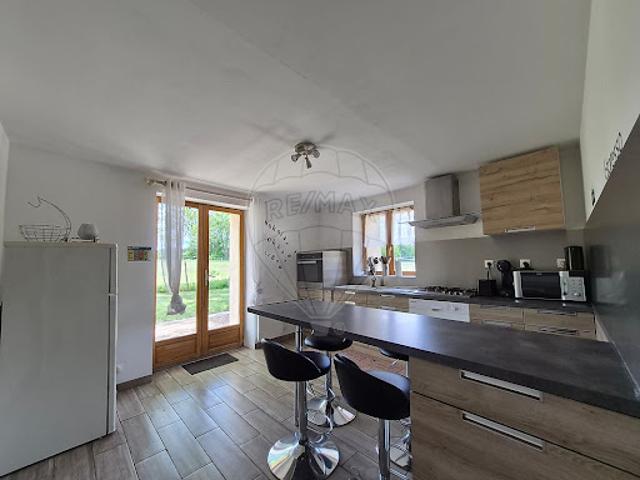 Vente Maison 7 pièces 159 m2 Cosne Cours sur Loire