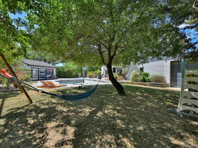 Vente Maison 7 pièces 159 m2 Saint Julien les Rosiers
