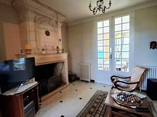 Vente Maison 7 pièces 159 m2 Saint Seurin sur l'Isle